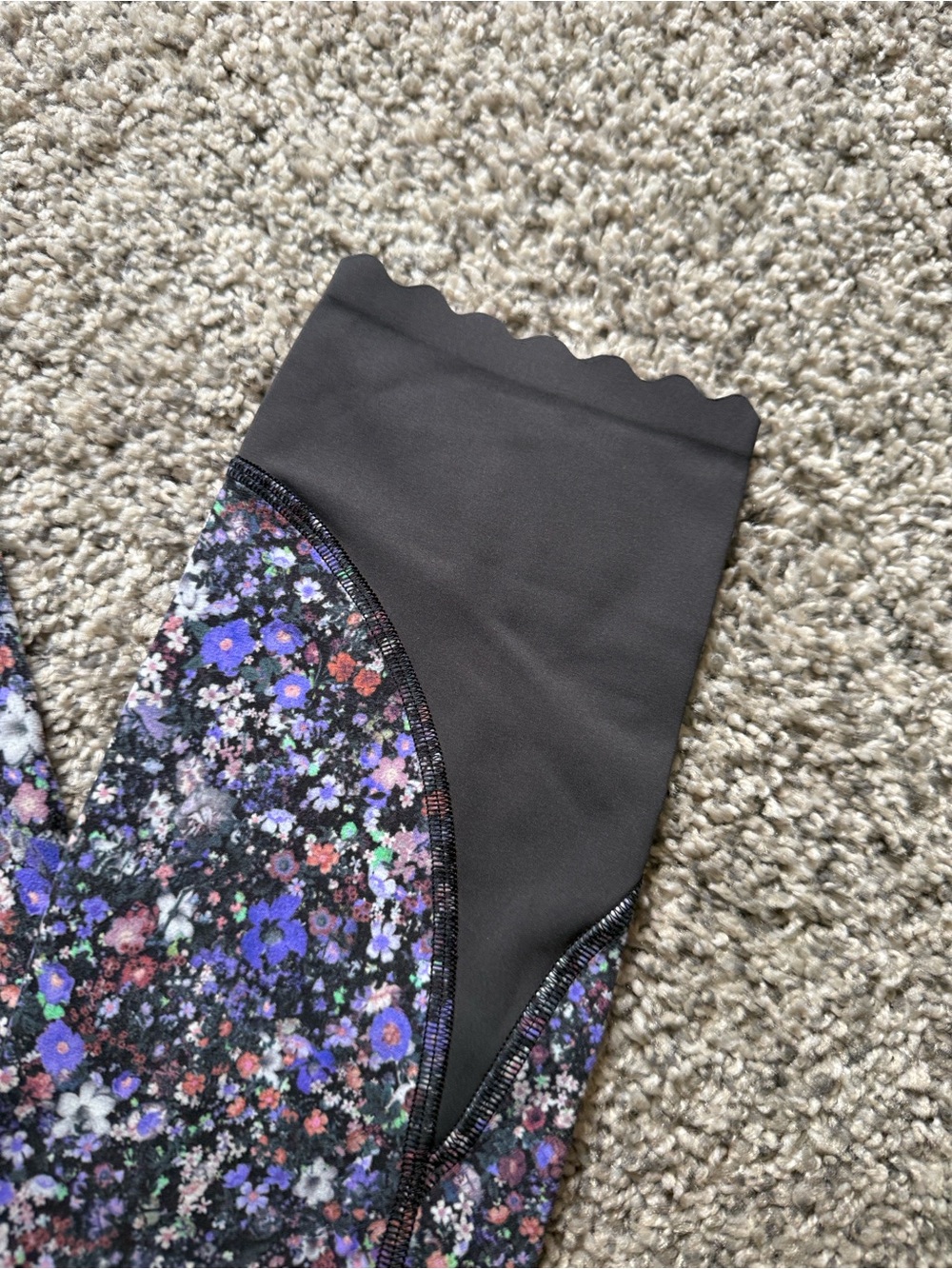 Lululemon Floral Print Leggings with Black Waistband - Picture 4 of 6